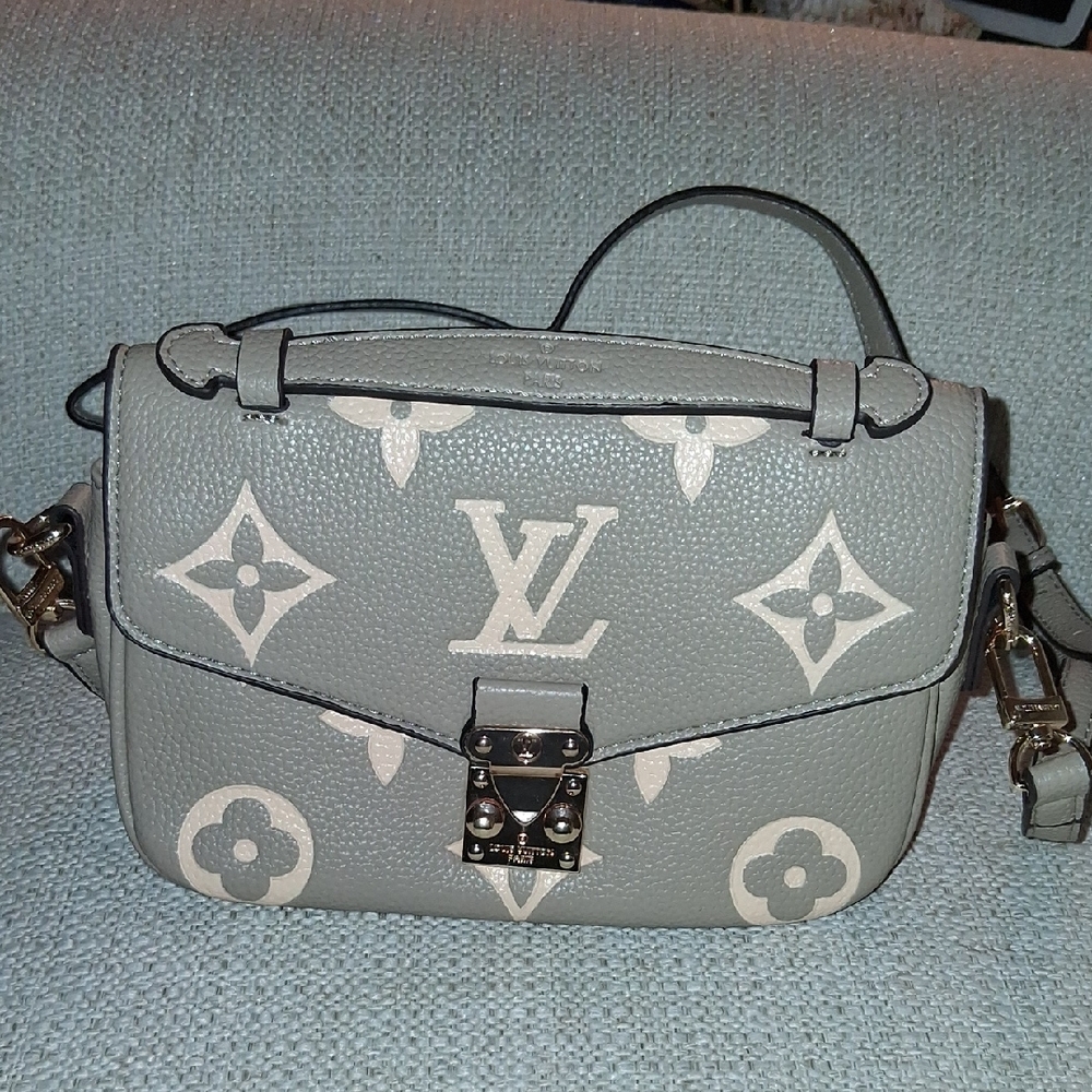 Purse With Adjustable Strap. 1 DAY SALE ONLY